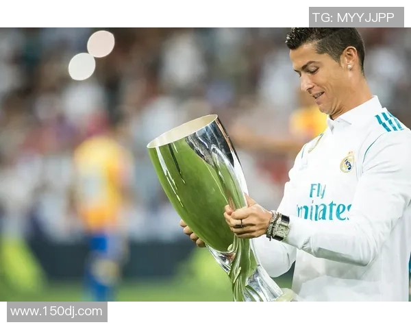 足球明星C罗在赛场上的精彩表现与传奇时刻回顾