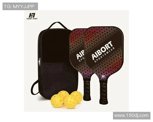 足球装备选购指南:如何选择适合你的球拍和配件